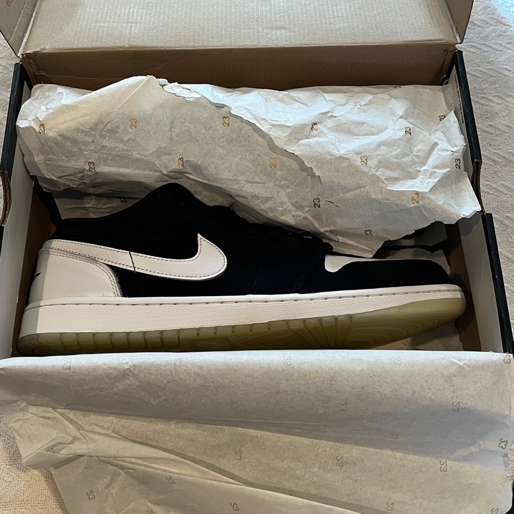 Air Jordan 1 Low SE “Diamond Shorts” - Picture 8 of 11